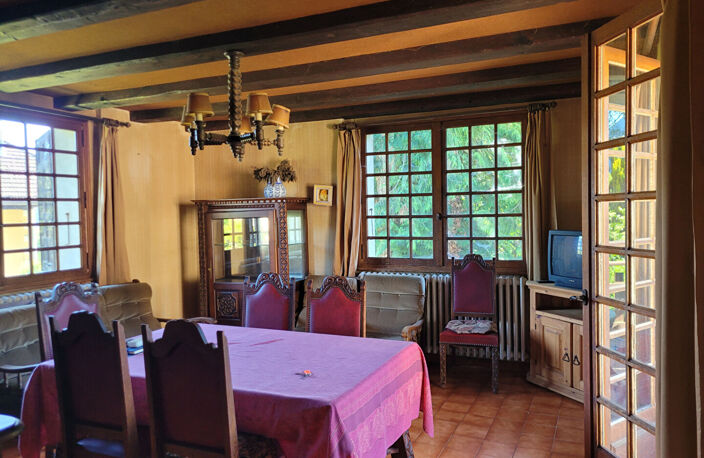 SEYTHENEX. MAISON A RENOVER AVEC DEPENDANCES. — photo 5