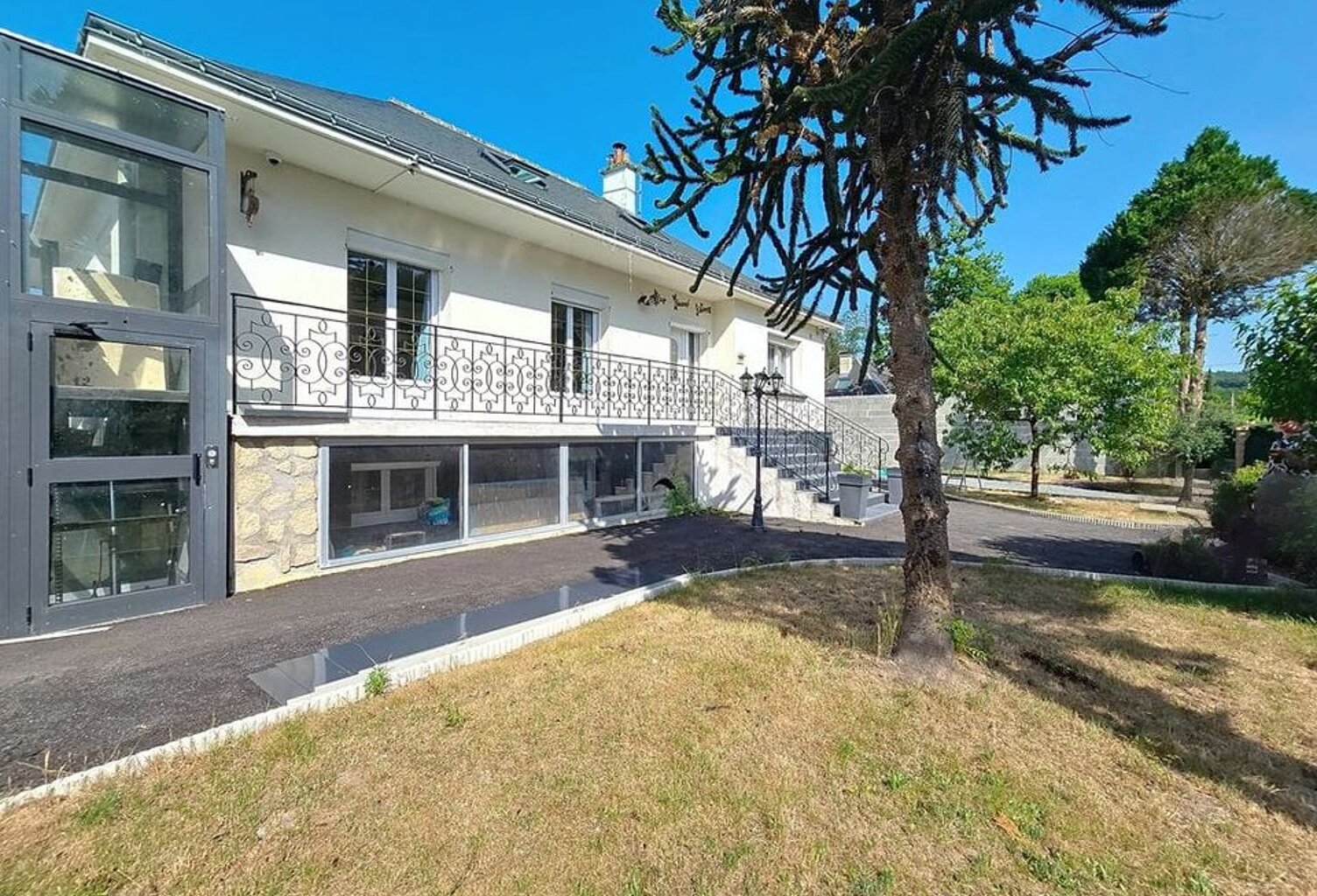 Maison de 245m2 à louer sur Monts — photo 1
