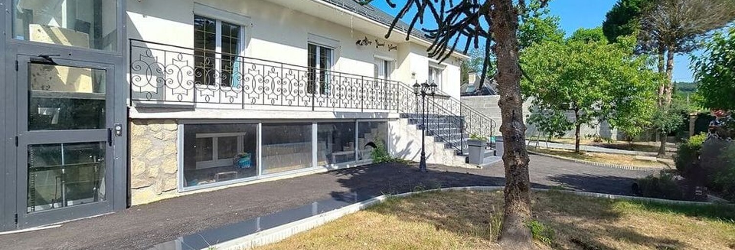 Maison 8 Pièces 245 m² à louer à Monts (37260)