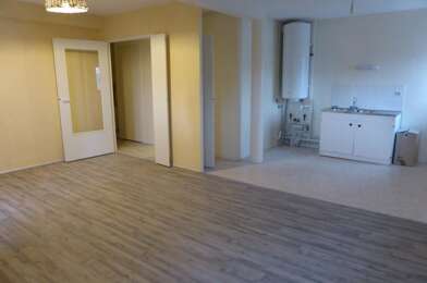 Appartement 3 pièces 810 €