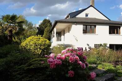 Maison 8 pièces 2600 €