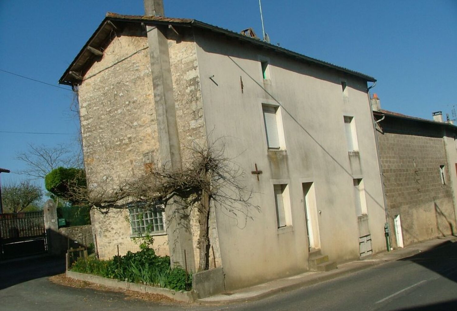 Maison de 85m2 à louer sur Condac — photo 1