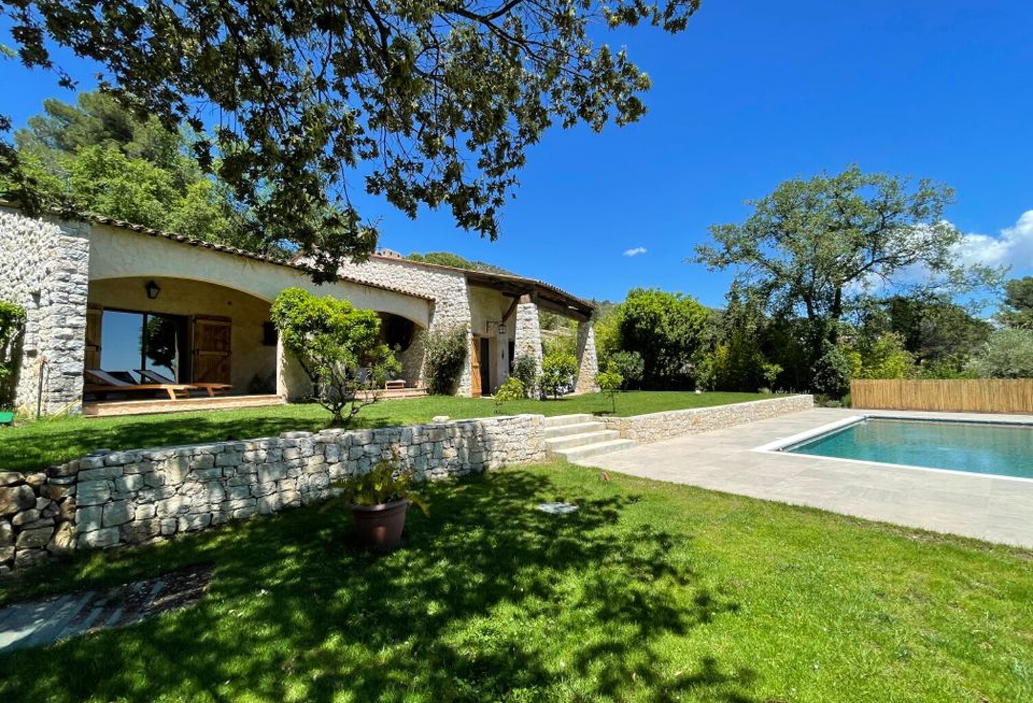 Maison de 191m2 à louer sur Tourrettes-sur-Loup — photo 1