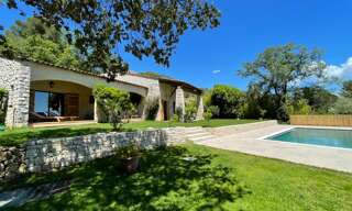 Maison 6 Pièces 191 m² à louer à Tourrettes-sur-Loup (06140)