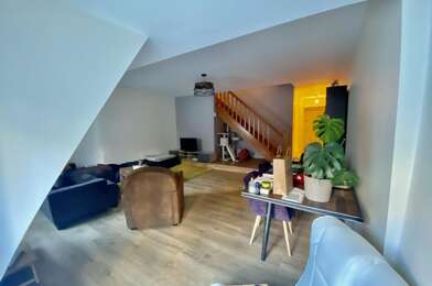 Appartement 5 pièces 1090 €