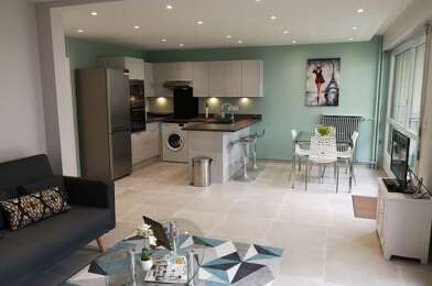 Appartement 3 pièces 2400 €