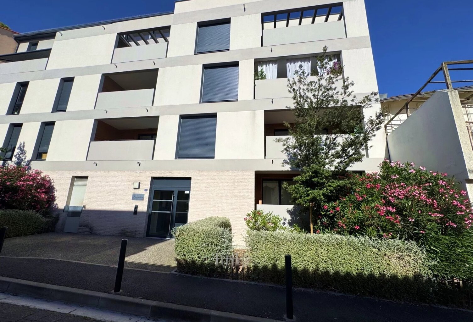 PORT ST SAUVEUR - Appt. T3-Terrasse-Parking — photo 1