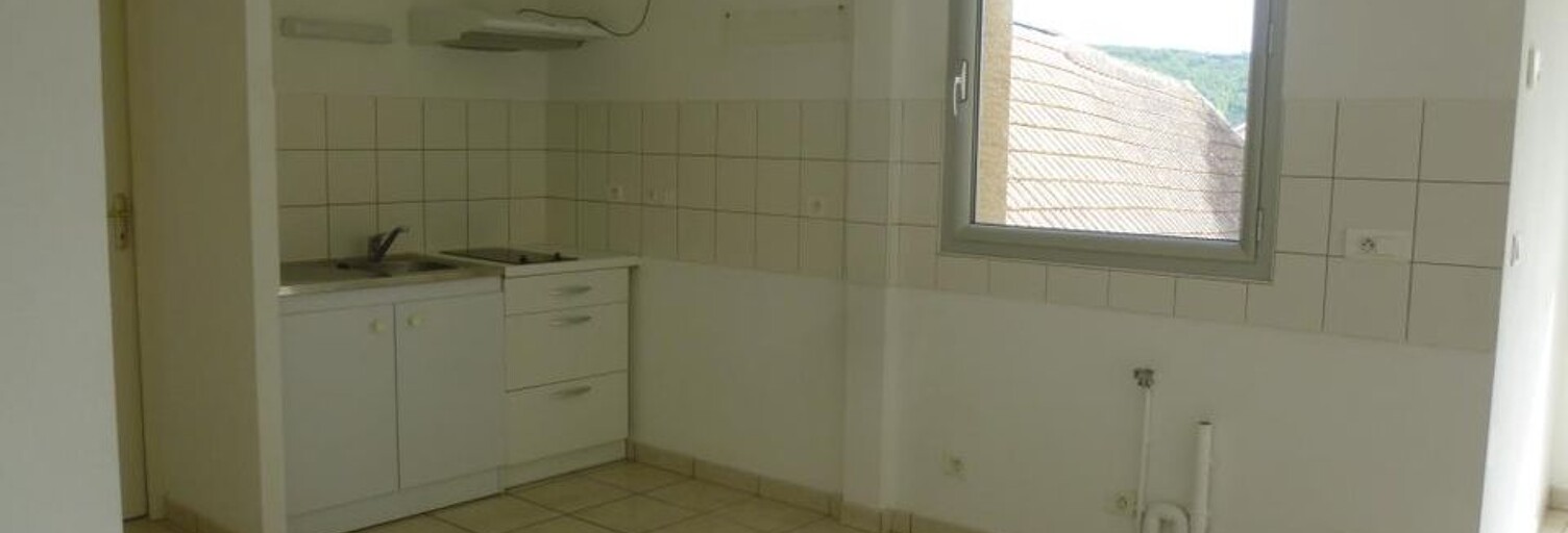 Appartement 3 Pièces 55 m² à louer à Lacapelle-Marival (46120)