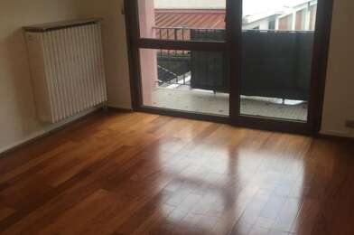 Appartement 5 pièces 1060 €