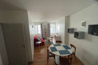 Appartement 3 pièces 725 €