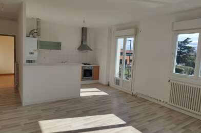Appartement 3 pièces 870 €