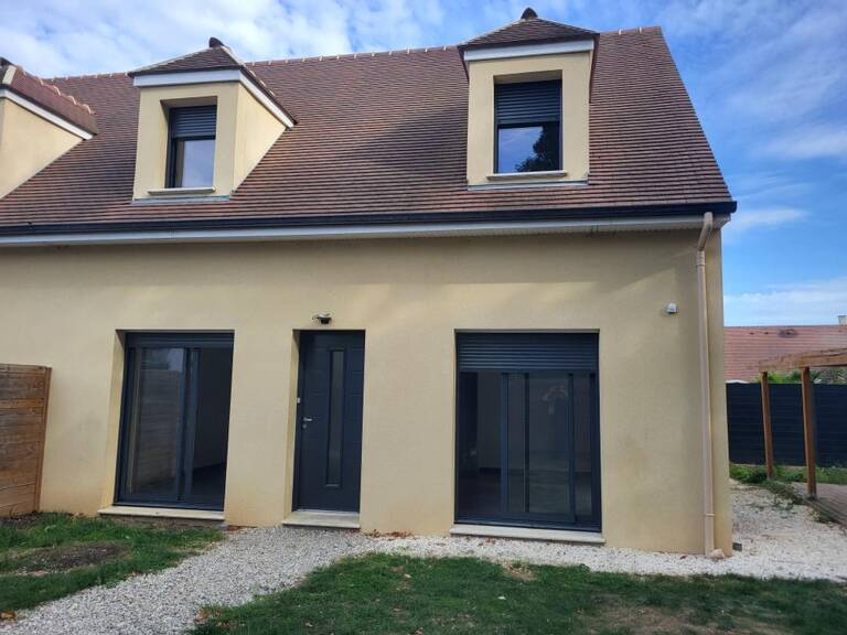 Maison de 94m2 à louer sur Abondant — photo 1