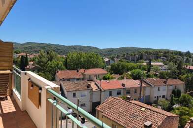 Appartement 3 pièces 1352 €
