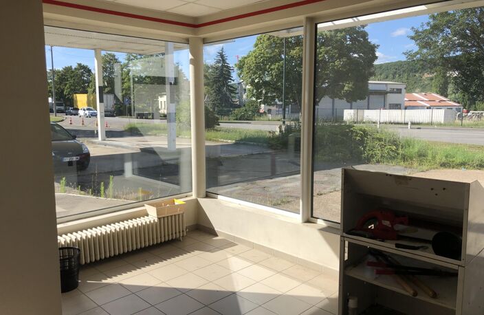 Local commercial – Emplacement n°1 – Entrée de ville — photo 2