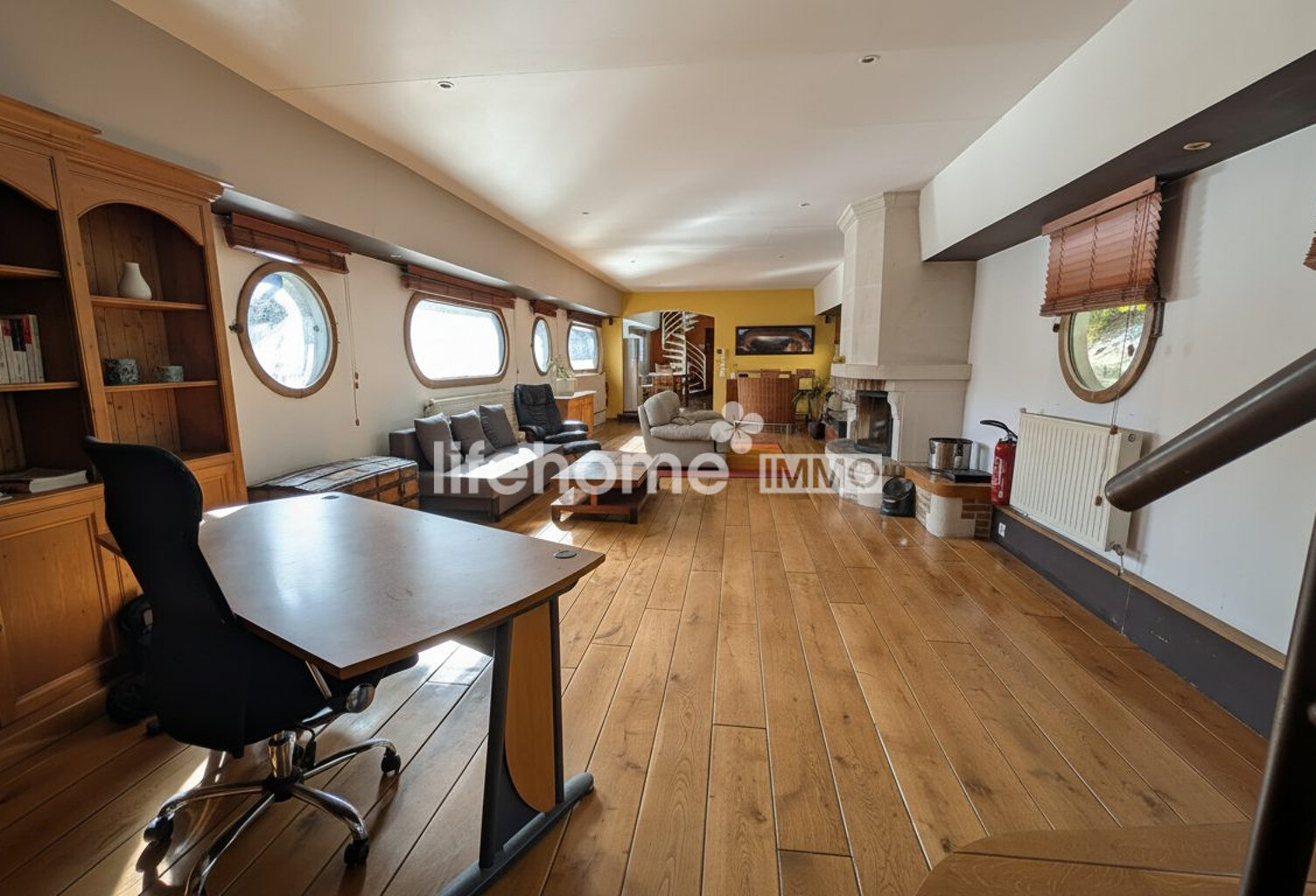 PENICHE - 290m² habitable - 6 chambres - ASNIERES — photo 1