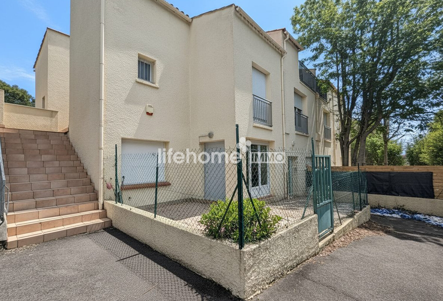 Juvignac  Studio 29 m² avec parking  Idéal investisseur — photo 1
