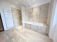 ? Immeuble 2 appartements + 4 garages — photo 4