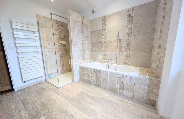? Immeuble 2 appartements + 4 garages — photo 4