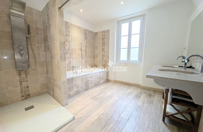 ? Immeuble 2 appartements + 4 garages — photo 5