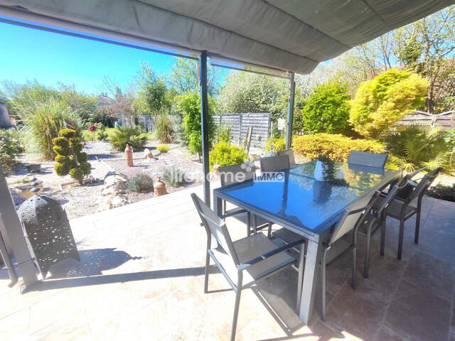 Maison 5 chambres - vie de plain-pied, double garage, piscine — photo du bien