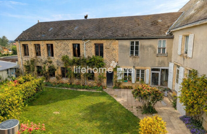 Maison de caractère + local commercial + annexes  Bien rare — photo 2