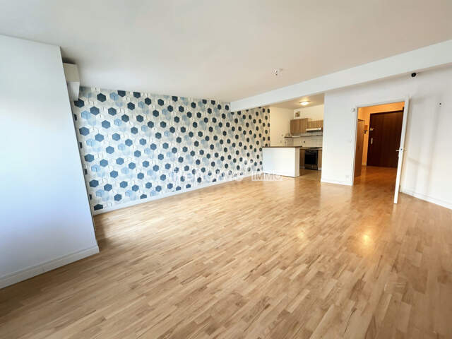 T2 lumineux avec balcon  Résidence seniors  Hyper centre — photo du bien
