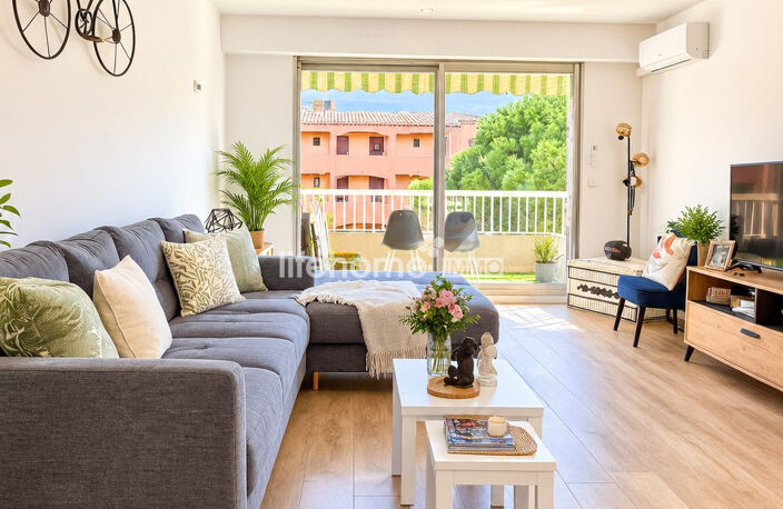 GOLFE DE SAINT-TROPEZ / Très beau Studio de 26m2-\'Vente aux enc — photo 2