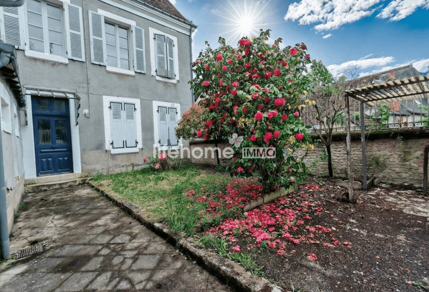 Grande maison de ville à rénover — photo 1