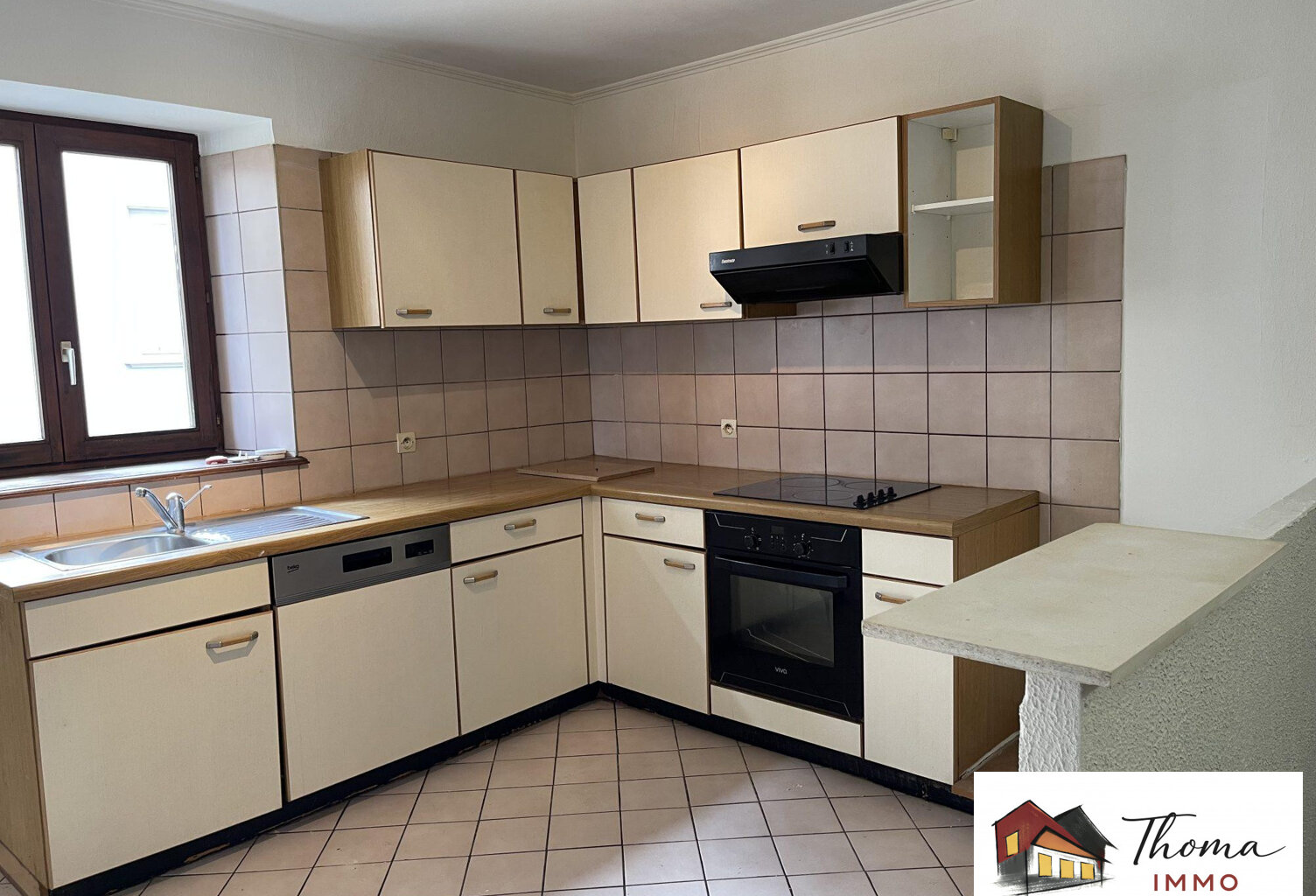 ALTKIRCH  Spacieux 2 pièces de 68 m² entièrement rénové, — photo 1