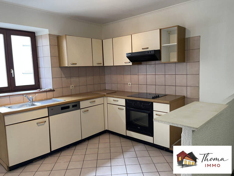 ALTKIRCH  Spacieux 2 pièces de 68 m² entièrement rénové, — photo 1