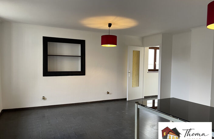 ALTKIRCH  Spacieux 2 pièces de 68 m² entièrement rénové, — photo 5