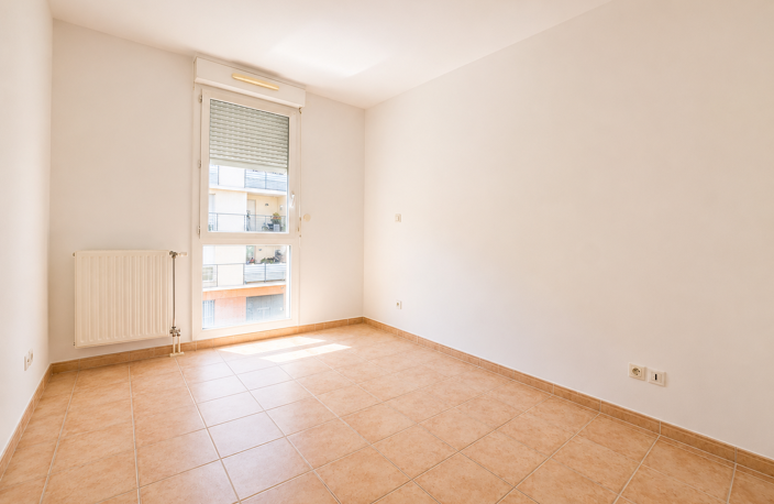 Aubagne T2 47m2 avec terrasse et Garage — photo 2
