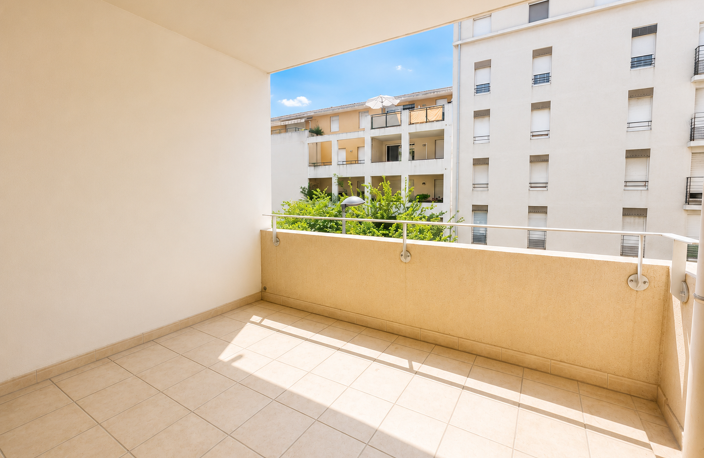 Aubagne T2 47m2 avec terrasse et Garage — photo 3