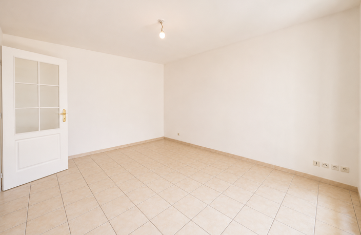 Aubagne T2 47m2 avec terrasse et Garage — photo 4