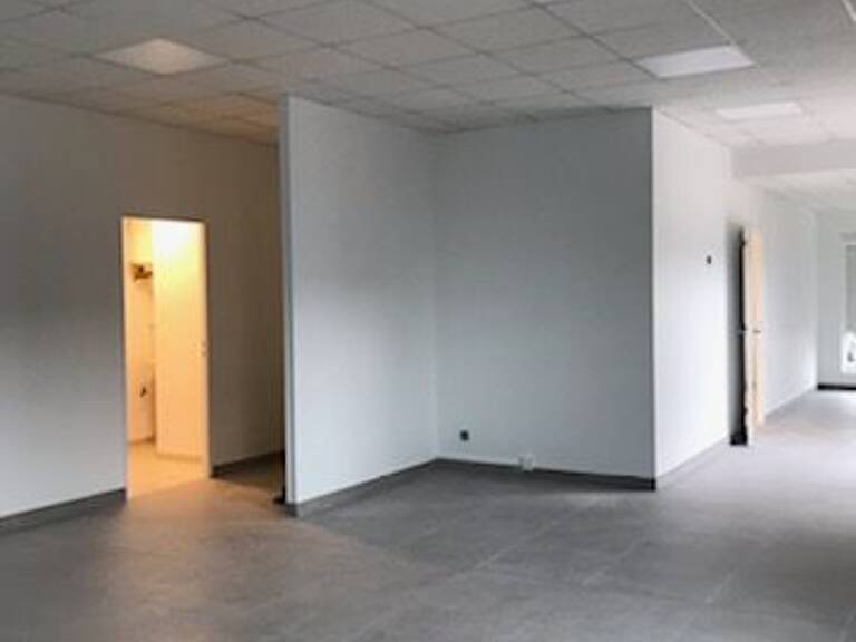 Local commercial — photo 1