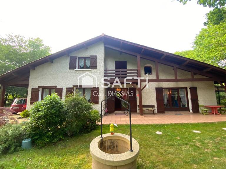 Maison traditionnelle avec grand jardin — photo 1
