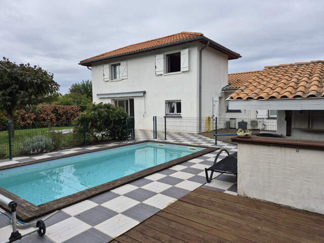 MAISON F5 - SECTEUR CALME ET RESIDENTIEL — photo du bien