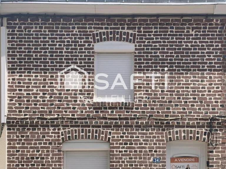 Maison de ville avec courette et fort potentiel — photo 1