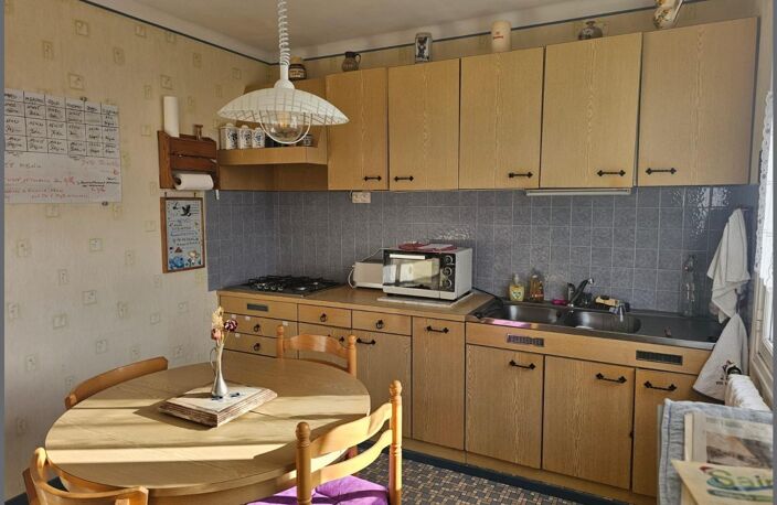 centre Saint-Julien, maison évolutive, toute commodités à pied, terrain constructible, garage, grenier aménageable, 3 chambre — photo 4