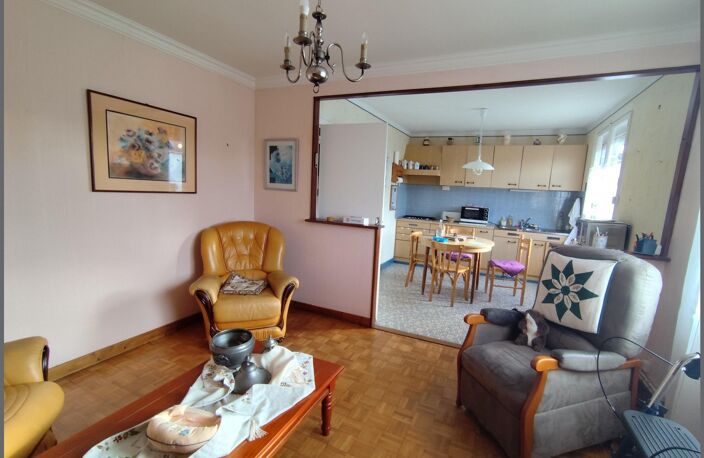 centre Saint-Julien, maison évolutive, toute commodités à pied, terrain constructible, garage, grenier aménageable, 3 chambre — photo 5