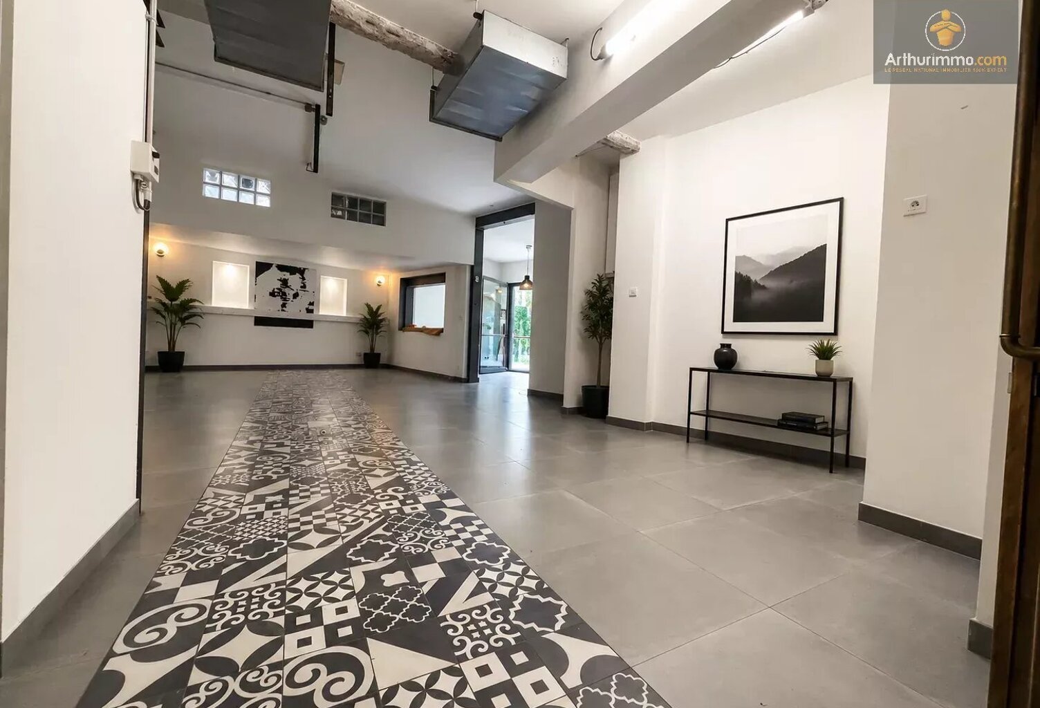 Local commercial/ Loft forte potentialité Nice nord — photo 1