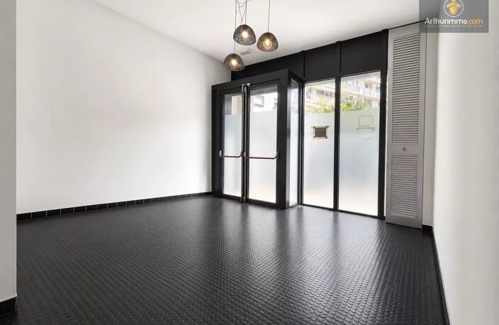 Local commercial/ Loft forte potentialité Nice nord — photo 3