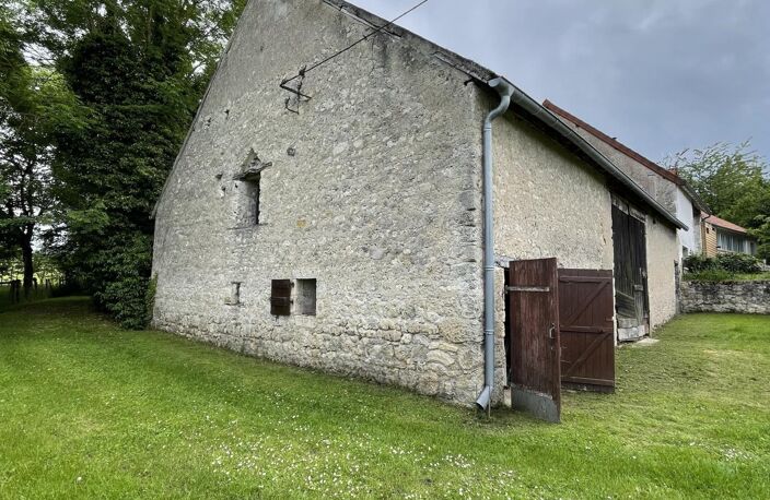 Joli potentiel pour cette ancienne propriété avec dépendances — photo 3