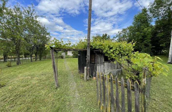 Joli potentiel pour cette ancienne propriété avec dépendances — photo 4