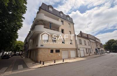 Appartement avec ascenseur et garage plein centre ville . — photo du bien
