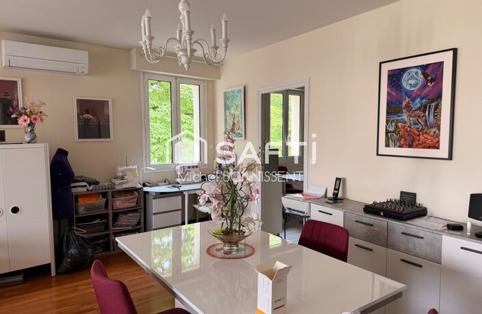 Appartement avec ascenseur et garage plein centre ville . — photo 2