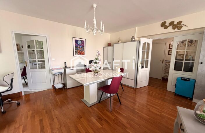 Appartement avec ascenseur et garage plein centre ville . — photo 3