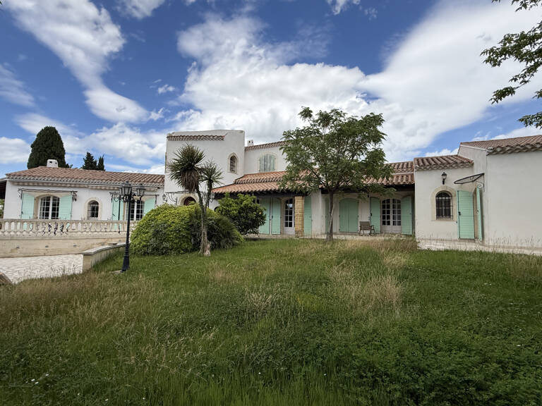 Élégante bastide provençale avec piscine et triple garage — photo 1