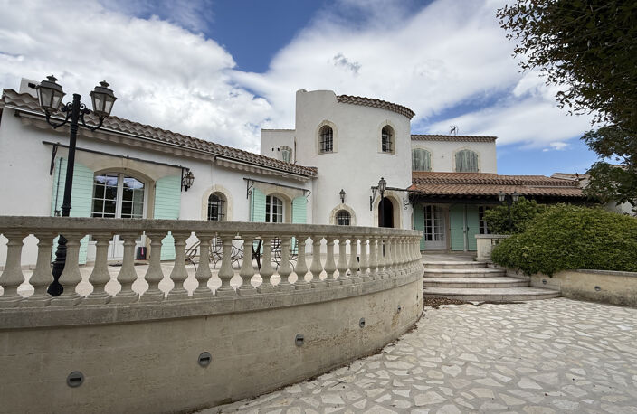 Élégante bastide provençale avec piscine et triple garage — photo 2