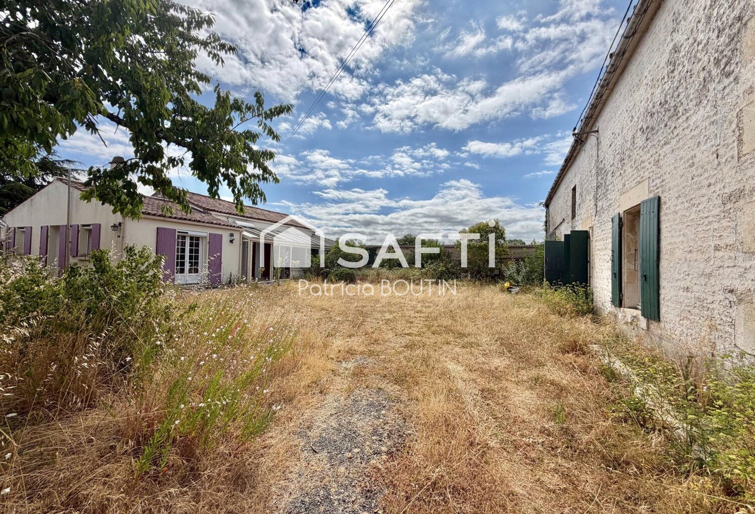 PAVILLON PLAIN PIED + MAISON A RENOVER ET DEPENDANCE A FONTENAY LE COMTE — photo 1